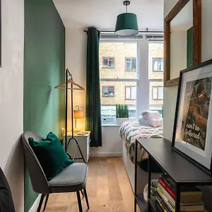 1br Stylish Flat By Hostarahomes, Near Liverpool Street, Prime Location, Sleeps Up To 4 , London United Kingdom